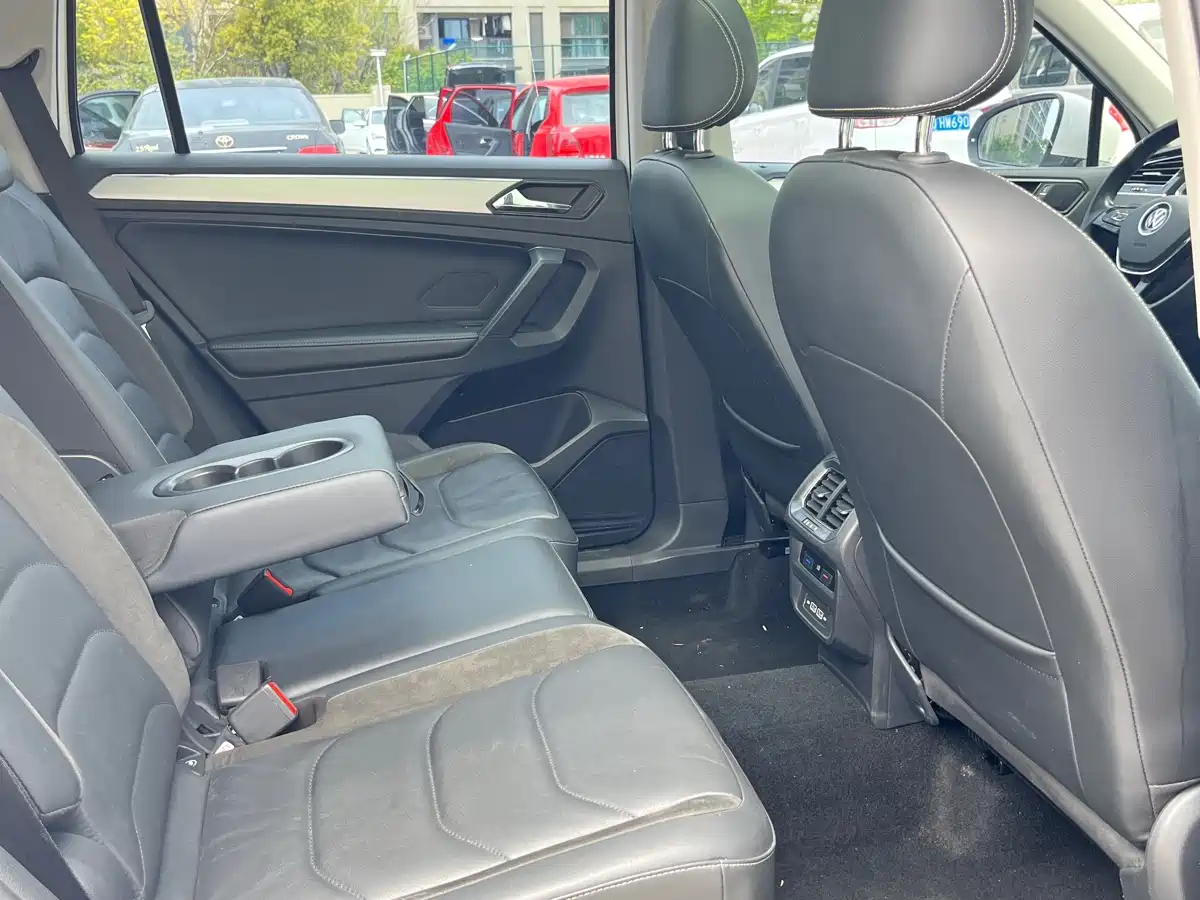 Volkswagen Tiguan L 2021 330TSI Automatic 2WD Smart фото 10