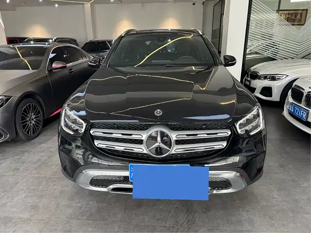 MERCEDES-BENZ GLC