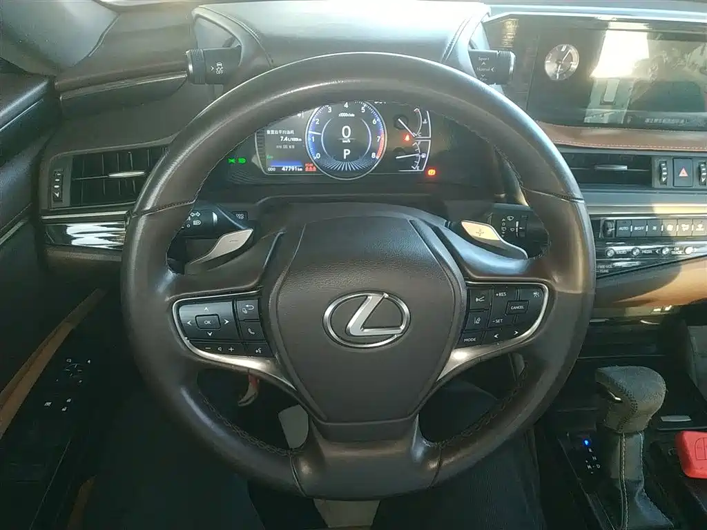 Lexus ES 2020 200 Excellence фото 14