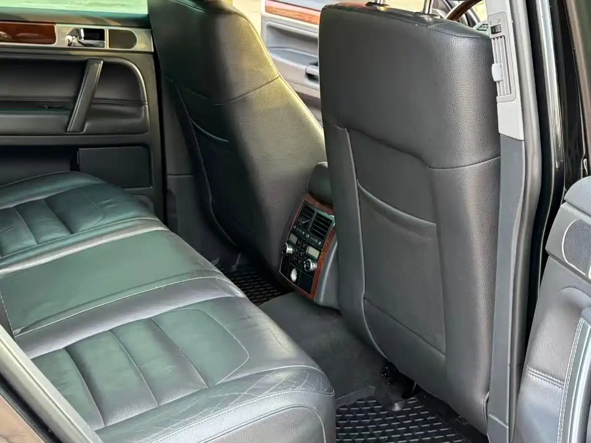 Volkswagen Touareg 2007 4.2L Standard фото 11