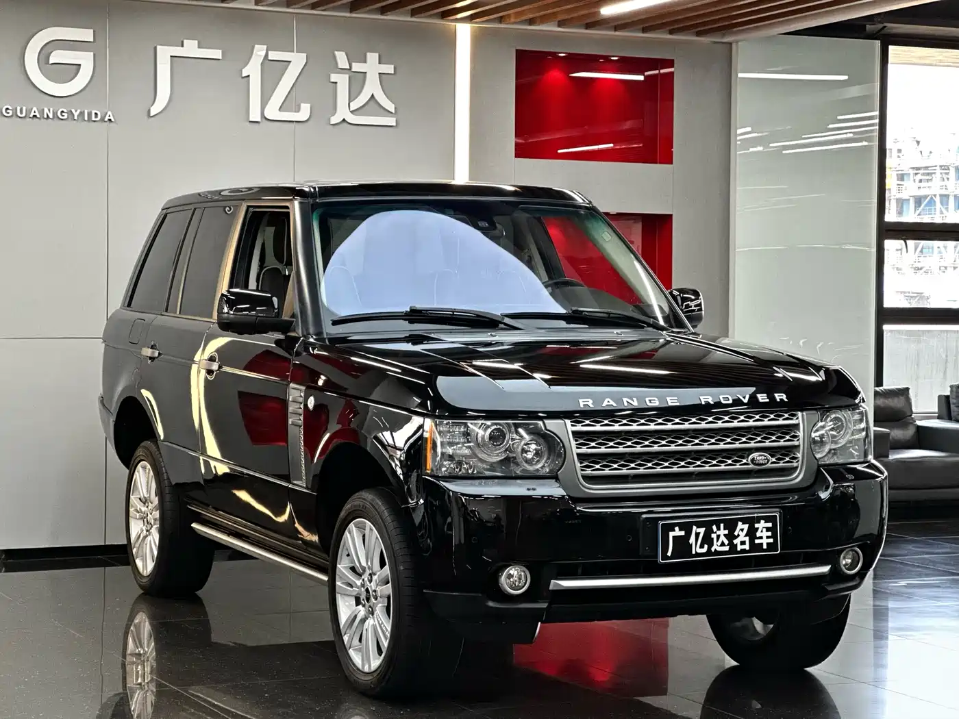 Land Rover Range Rover 2011 5.0 SC V8 фото 3