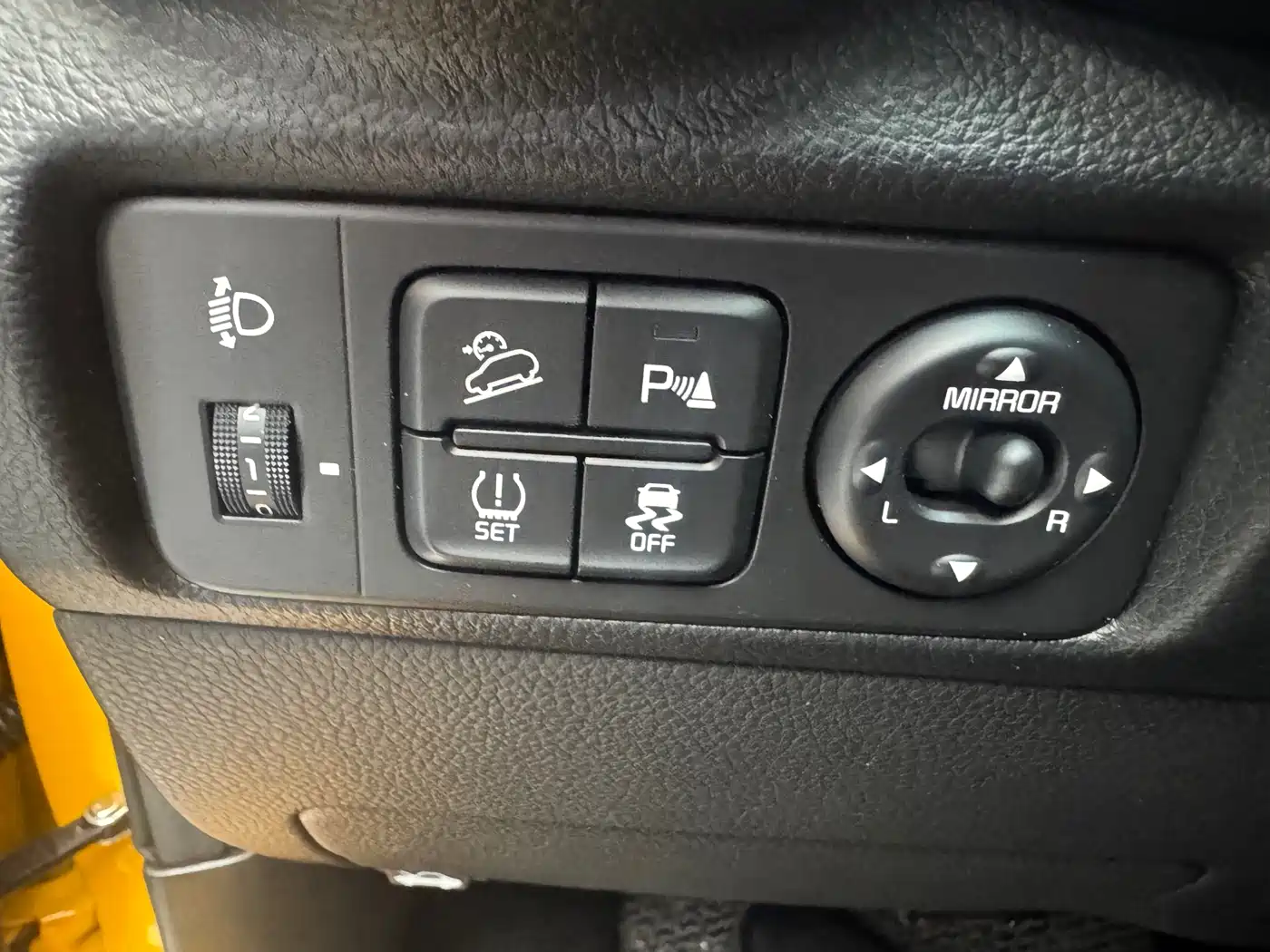 Kia KX1 2021 1.4L CVT Fun Sunroof Version фото 18