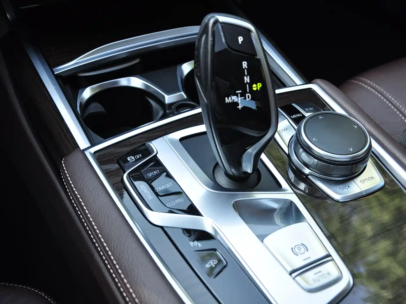 BMW 7 Series 2016 730Li Leading фото 12