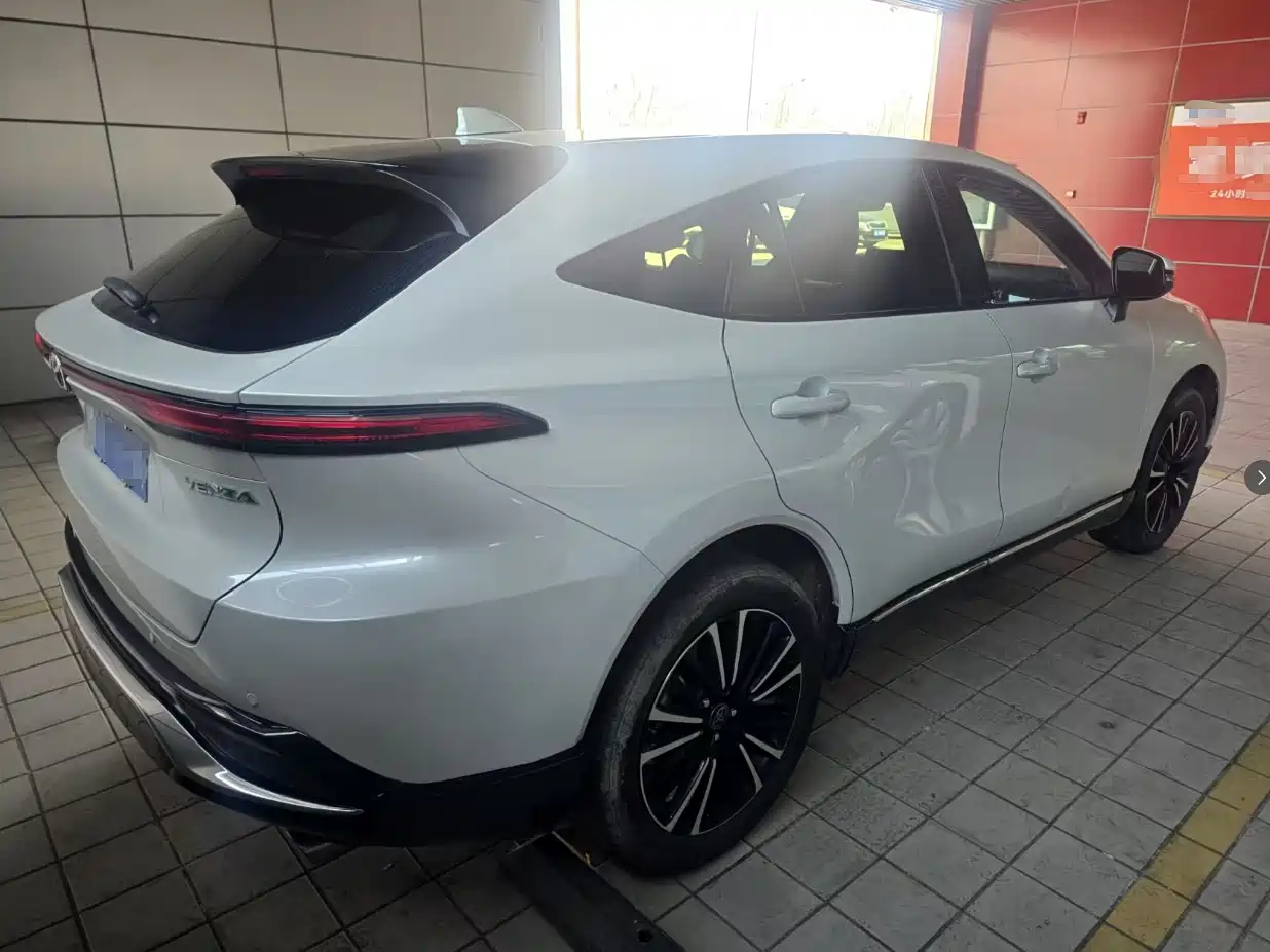 Toyota Venza 2023 2.0L CVT FWD Premium фото 2