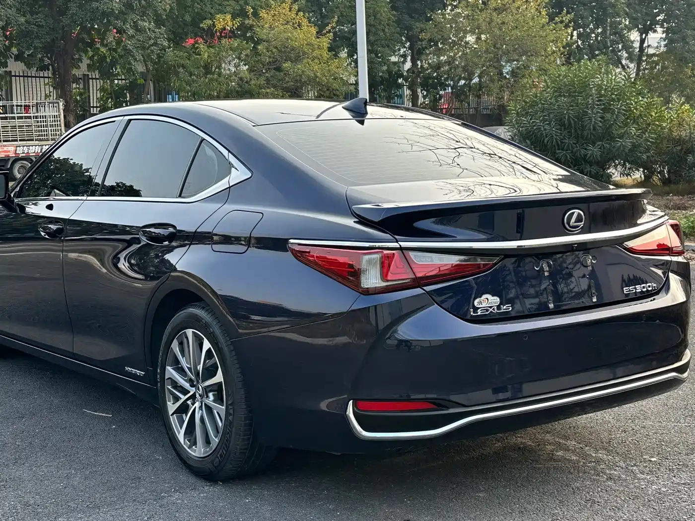 Lexus ES 2021 300h Excellence Edition фото 10
