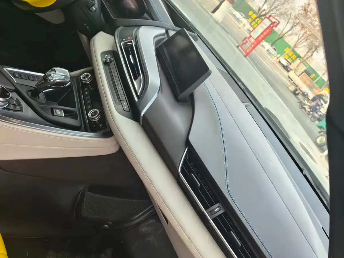 BMW i8 2014 Standard фото 7