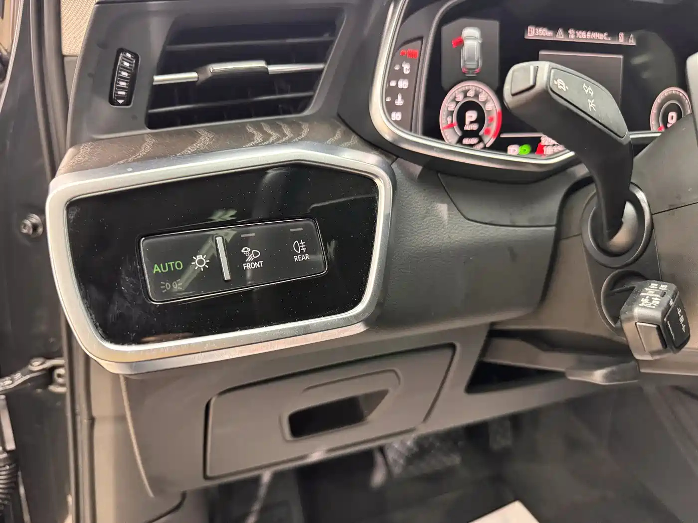 Audi A6 (Import) 2022 allroad quattro Explorer 55 TFSI Premium Off-road фото 18