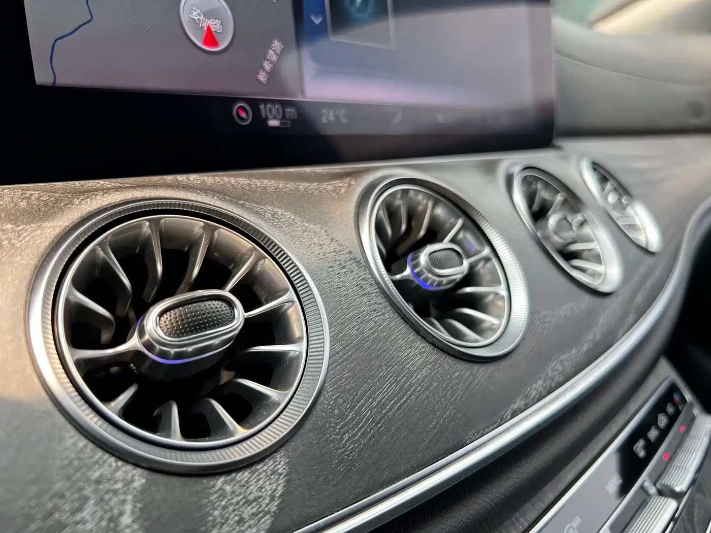 Mercedes-Benz CLS 2018 CLS 300 Luxury фото 32