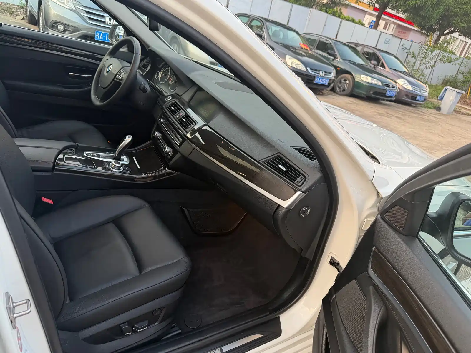Photo 8 - BMW 5 Series
