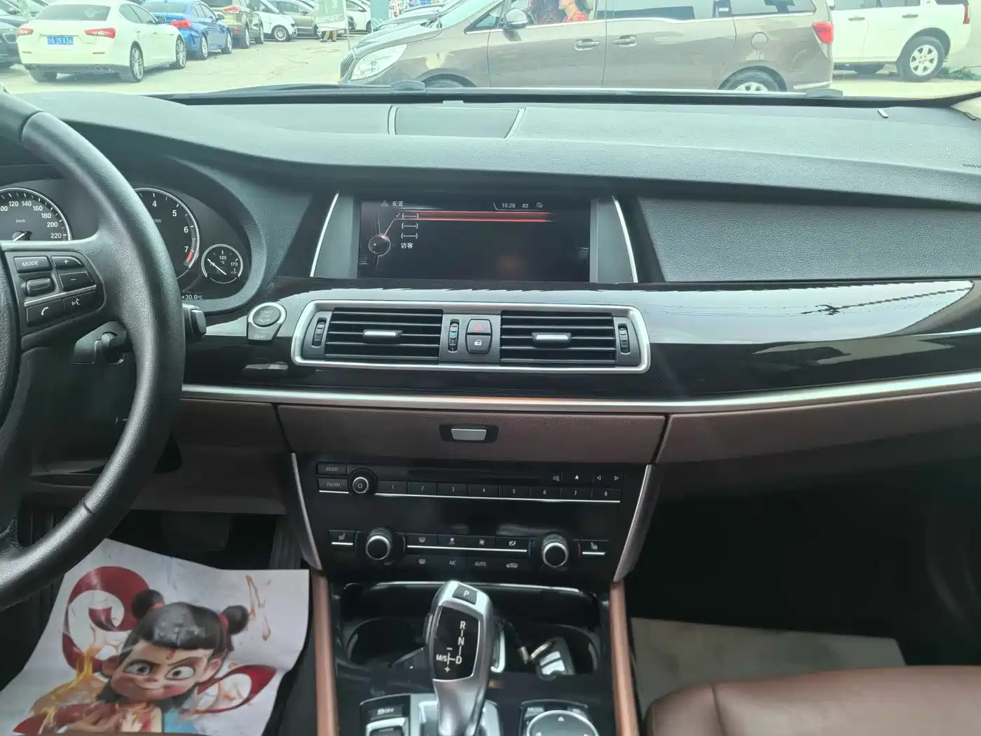 BMW 5 Series GT 2015 528i Leading фото 11