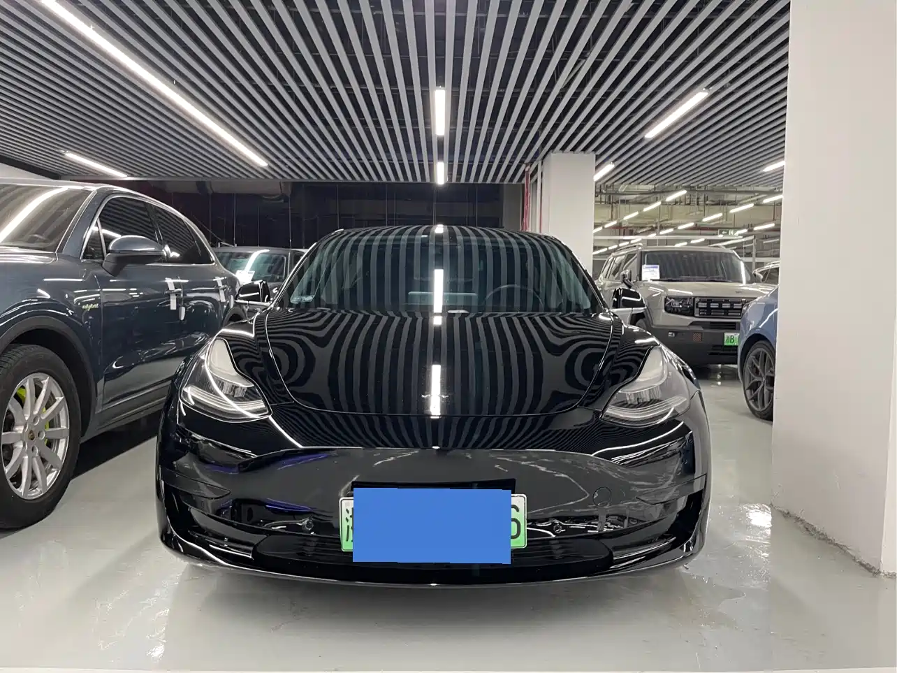 TESLA MODEL 3