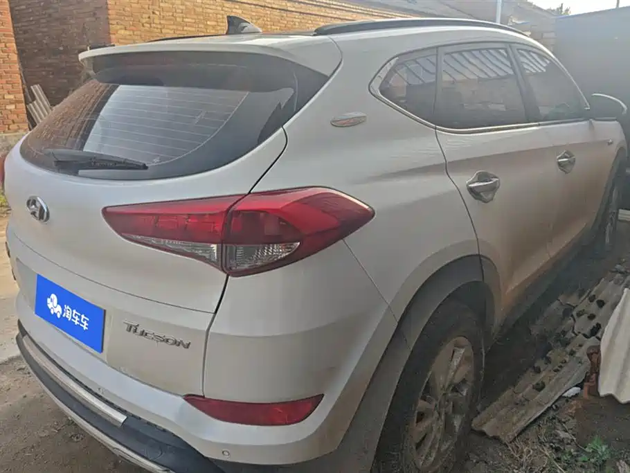 Hyundai Tucson 2018 1.6T DCT 2WD 15th Anniversary Special Edition фото 3