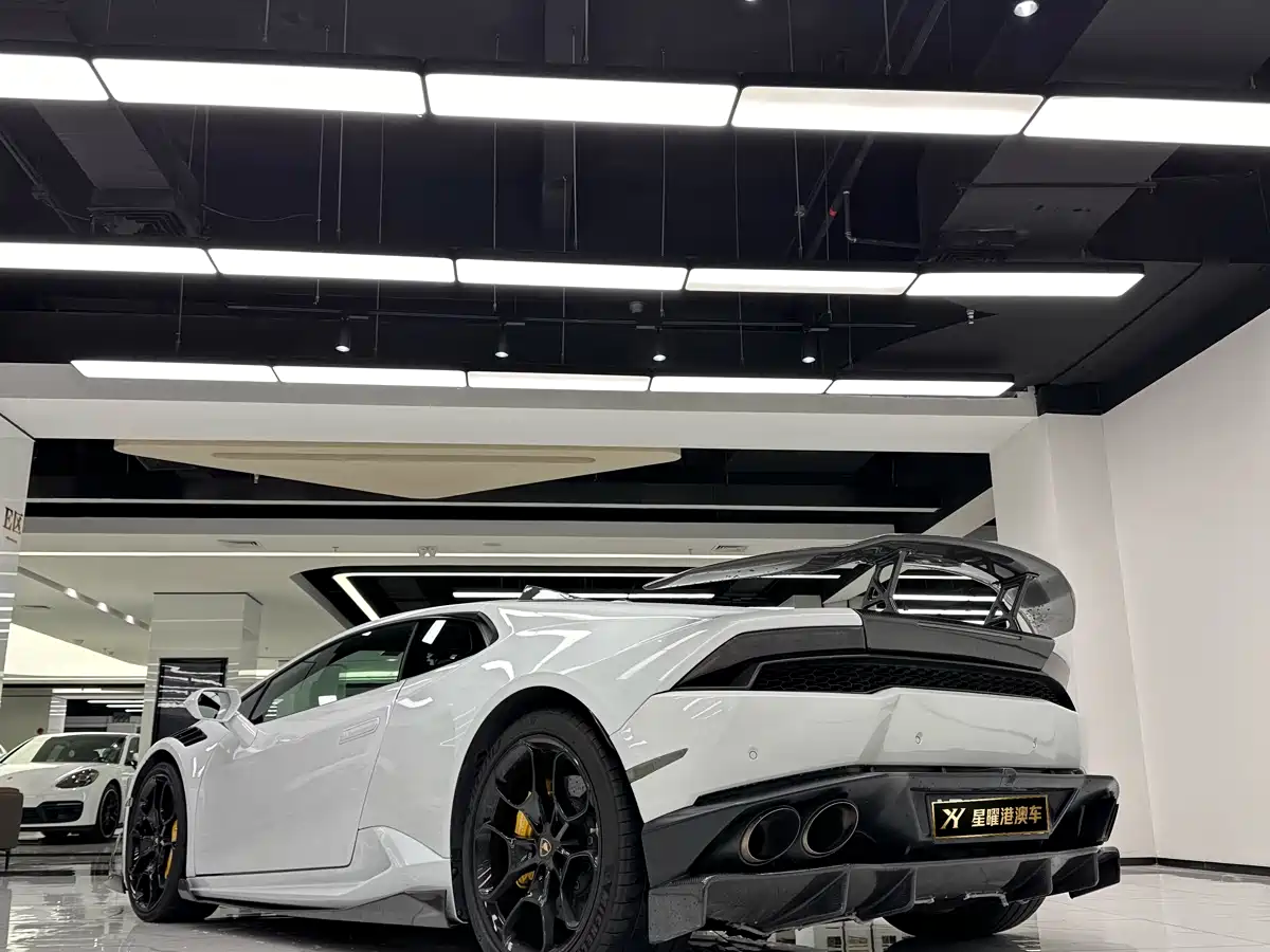 Lamborghini Huracán 2014 LP 610-4 фото 3