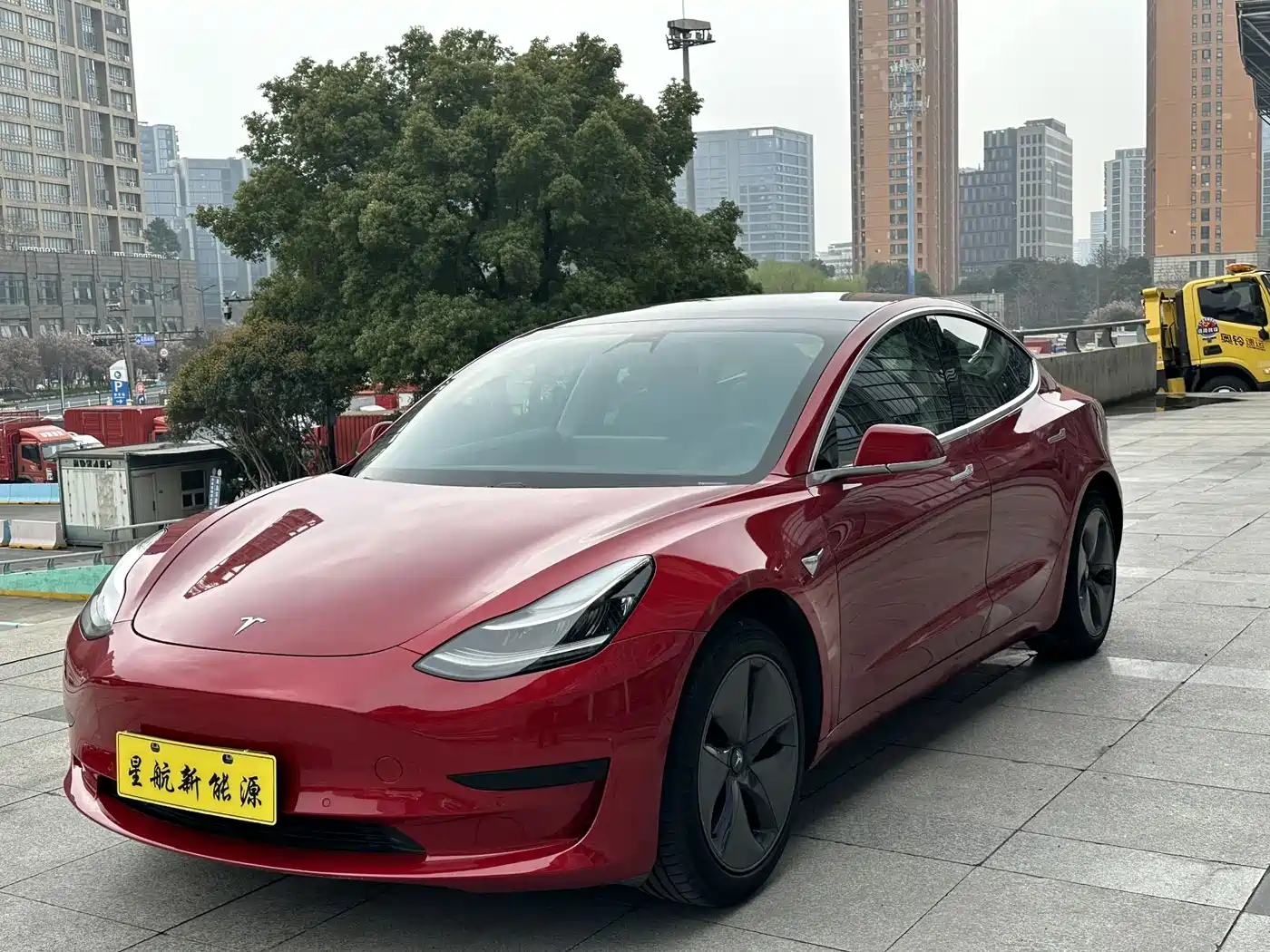 TESLA MODEL 3