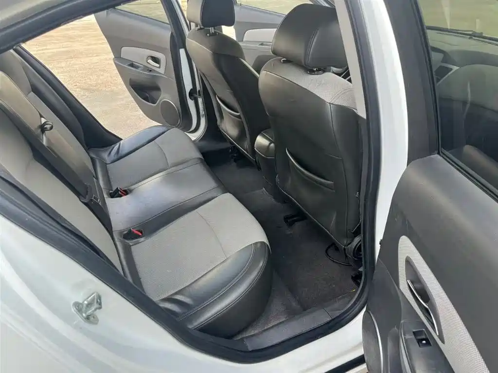 Chevrolet Cruze 2013 Model 1.6L SE AT фото 6