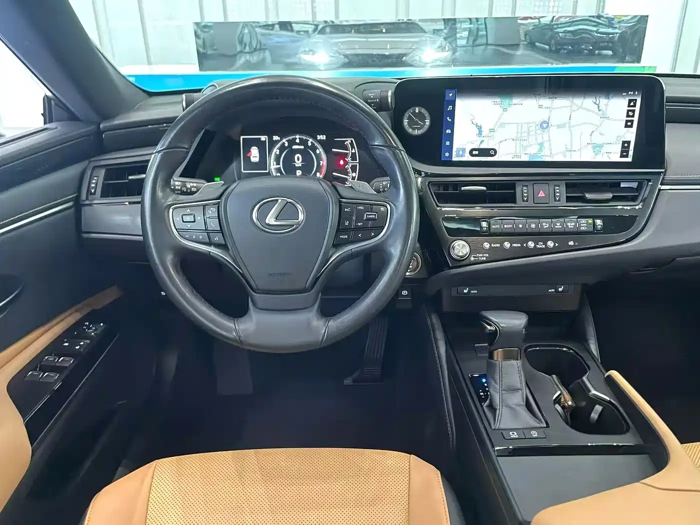 Lexus ES 2023 200 Excellence Edition фото 6