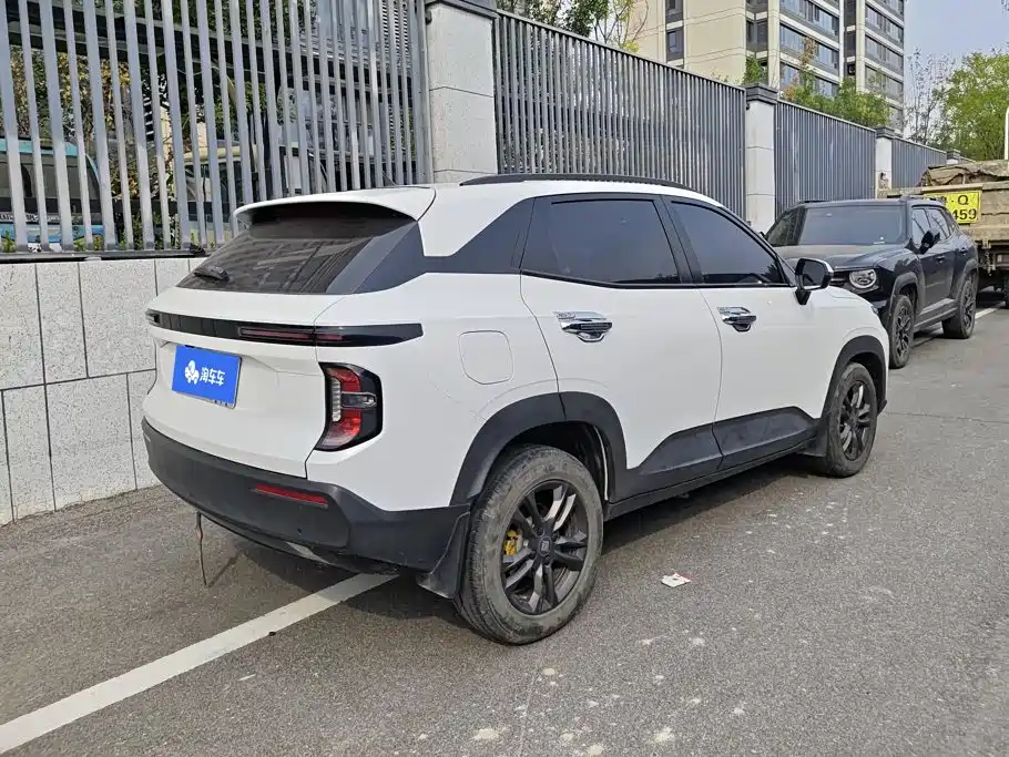 Photo 3 - Baojun RS-3