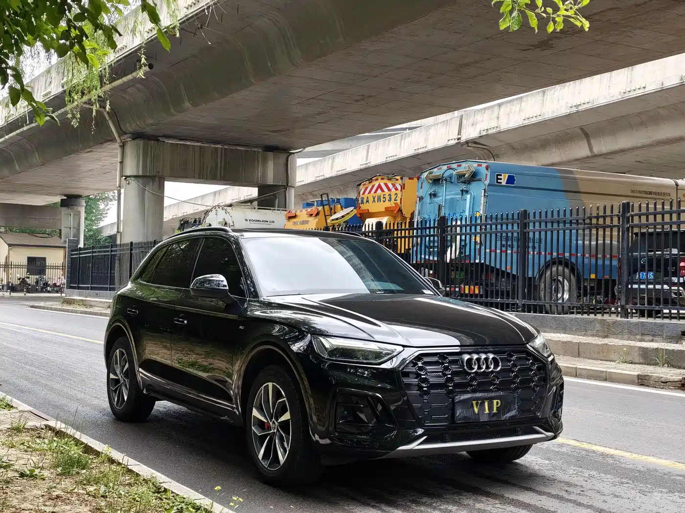 Audi Q5L 2025 40 TFSI Luxury Dynamic фото 3