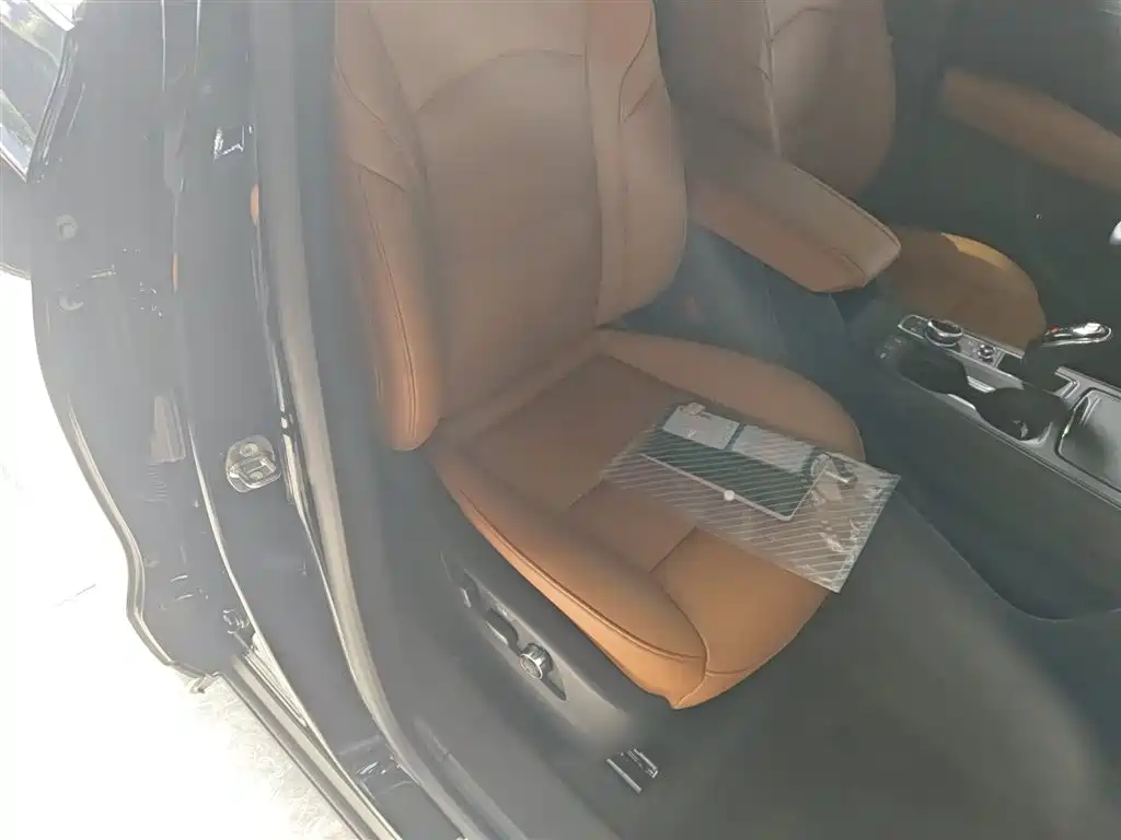 Cadillac XT4 2022 28T FWD Premium фото 25
