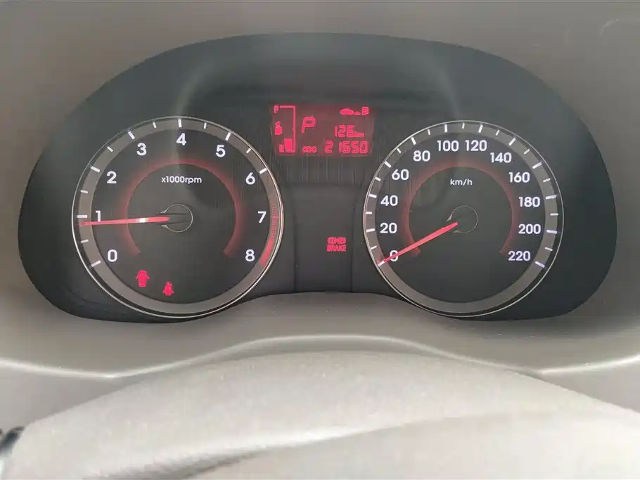 Hyundai Verna 2010 Sedan 1.4L Automatic Fashion GT фото 14