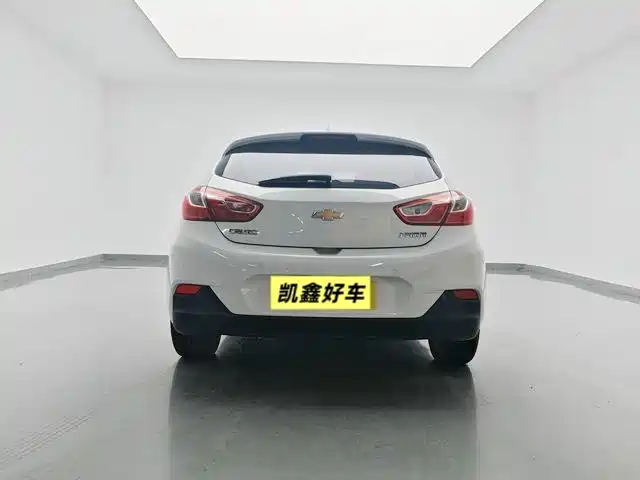 Chevrolet Cruze 2018 2017 1.5L Hatchback Auto Style