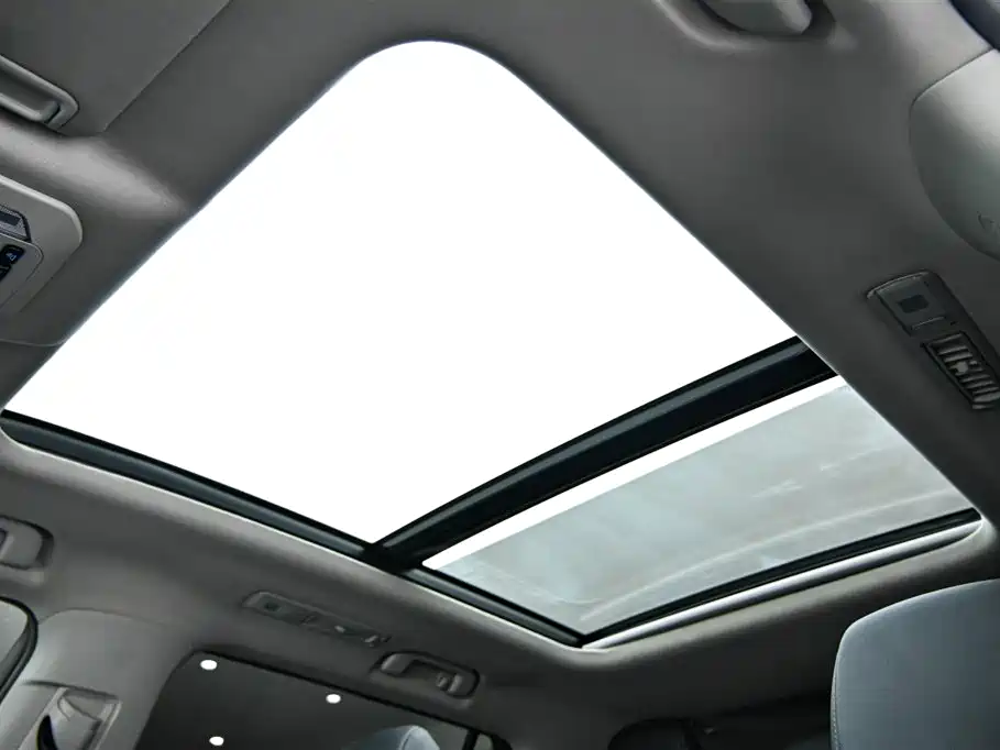 Toyota Highlander 2022 Model Dual Engine 2.5L 4WD Premium Edition 7-Seater фото 30