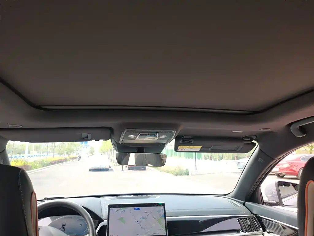 BYD Song PLUS PHEV 2024 Glory Edition DM-i 110km Flagship фото 9