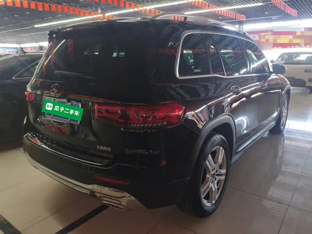 MERCEDES-BENZ GLB