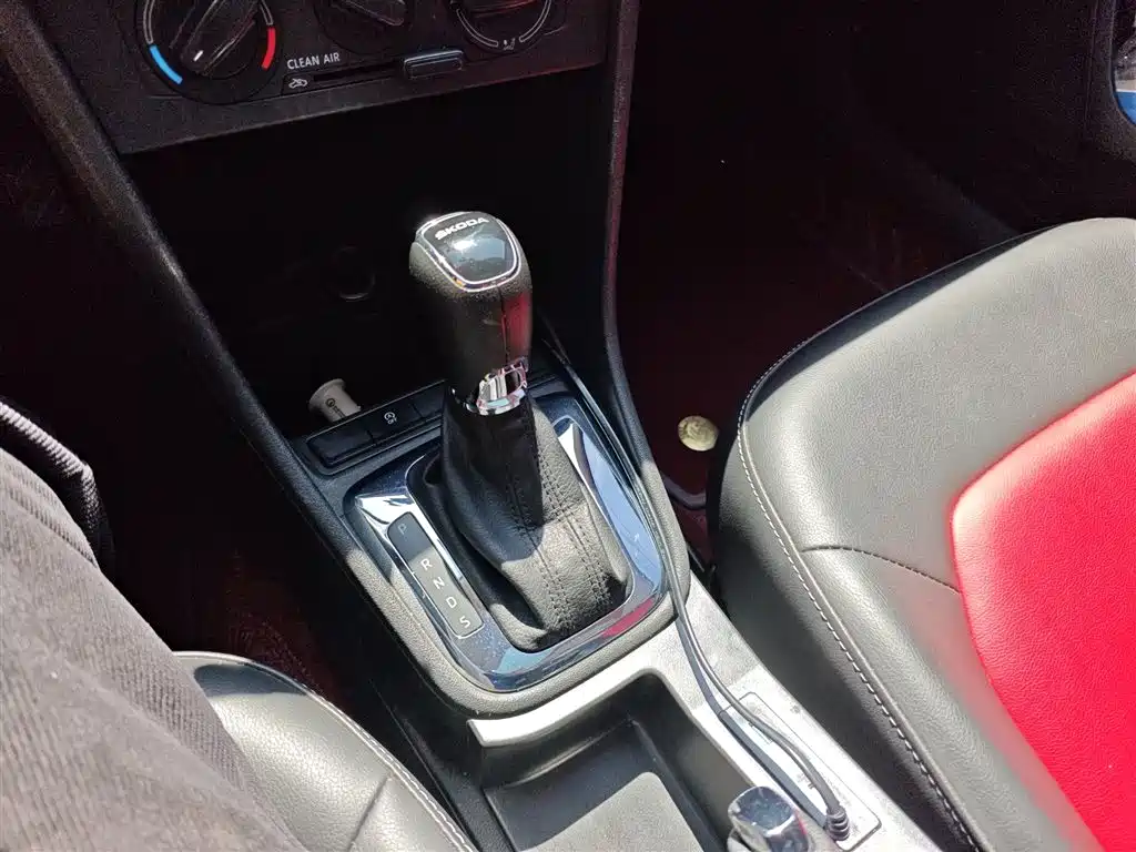 Škoda Rapid 2019 1.5L Automatic Comfort China V фото 14