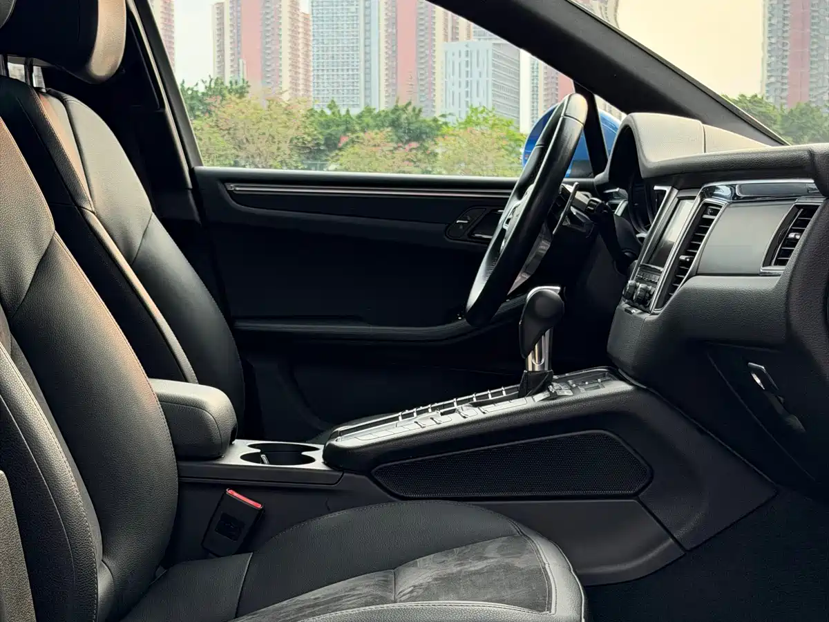 Porsche Macan 2016 Macan 2.0T фото 8
