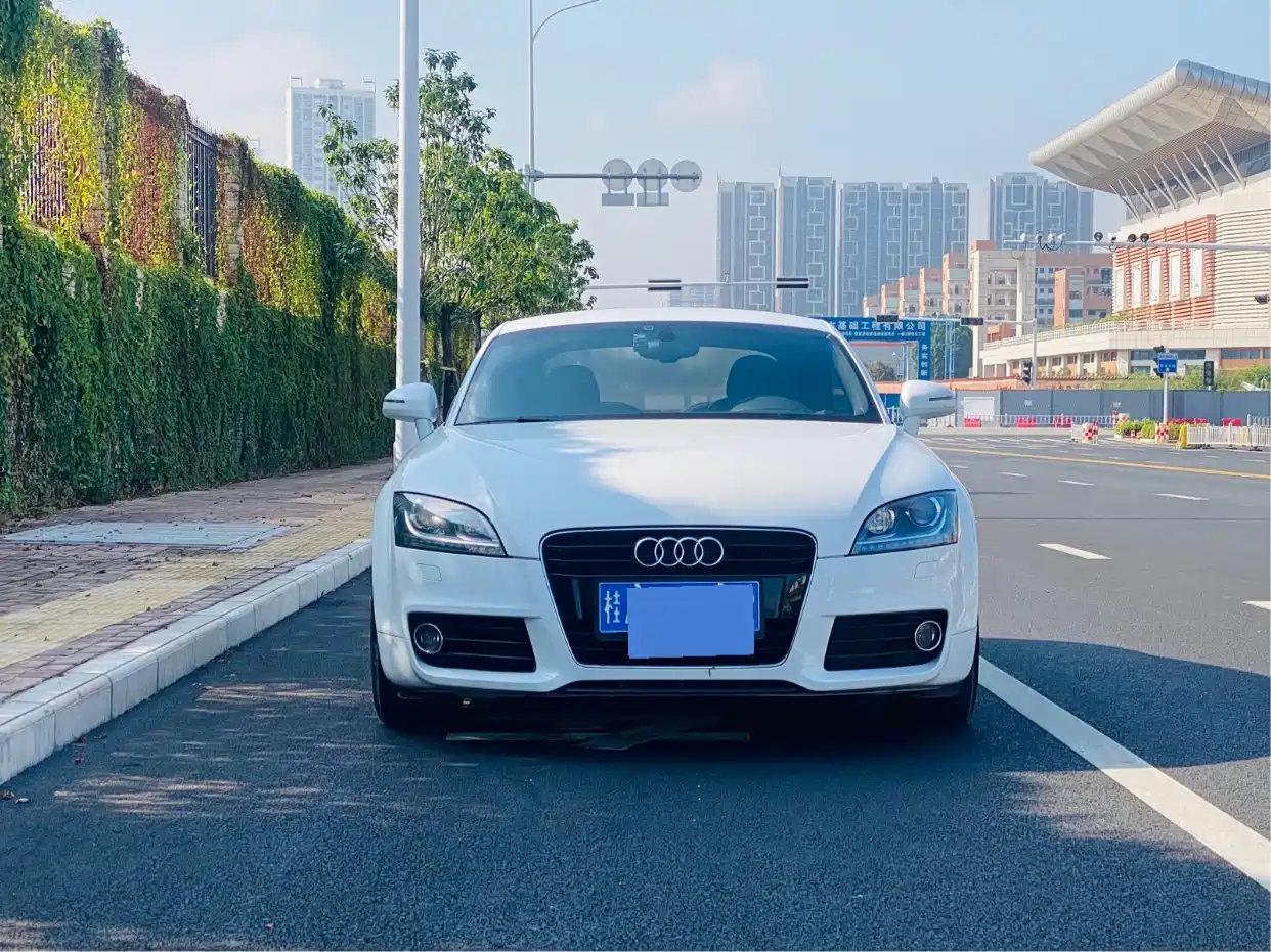 Audi TT 2011 TT Coupe 2.0TFSI фото 2