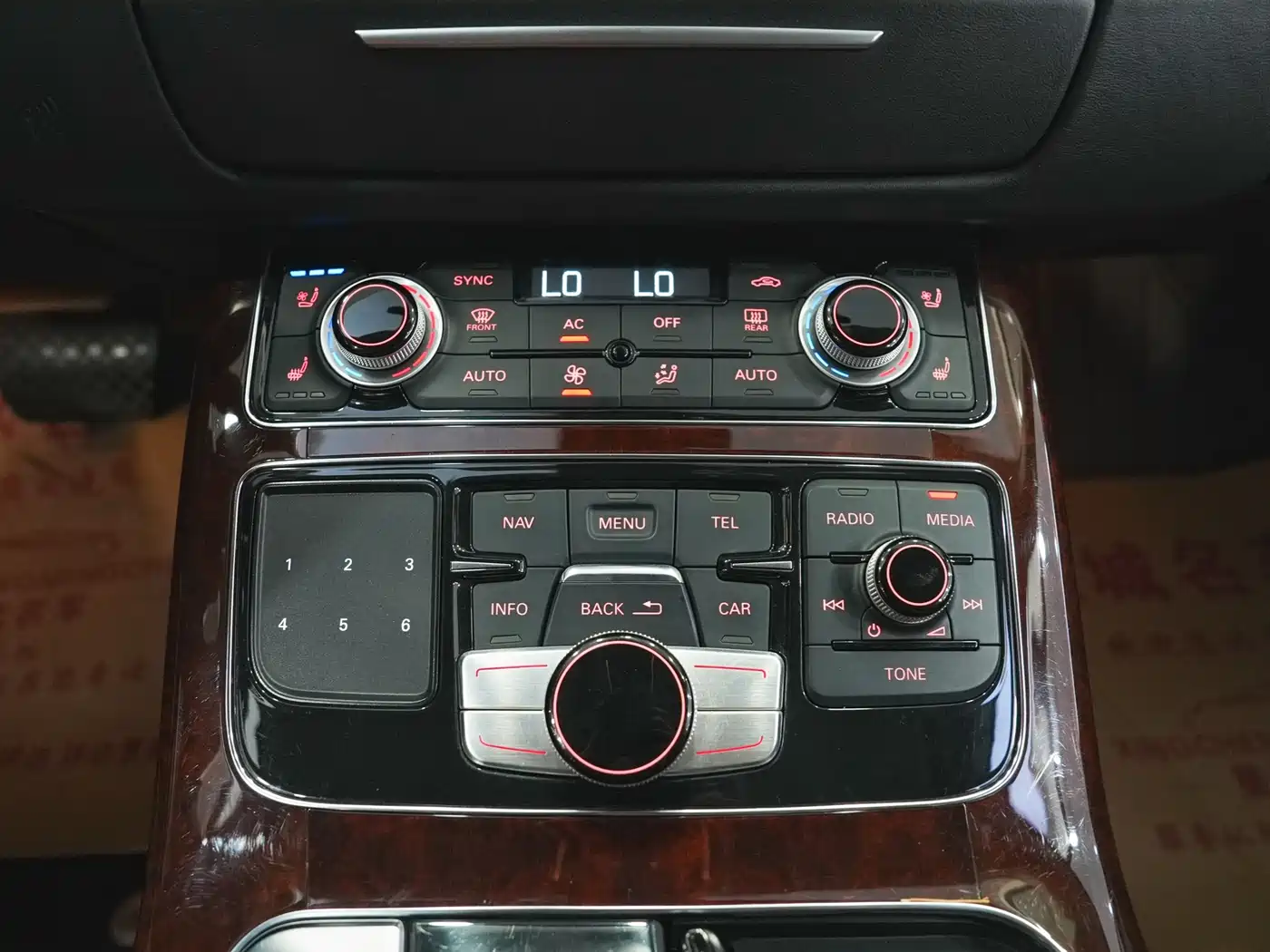 Audi A8 2012 A8L 6.3 FSI W12 quattro фото 20