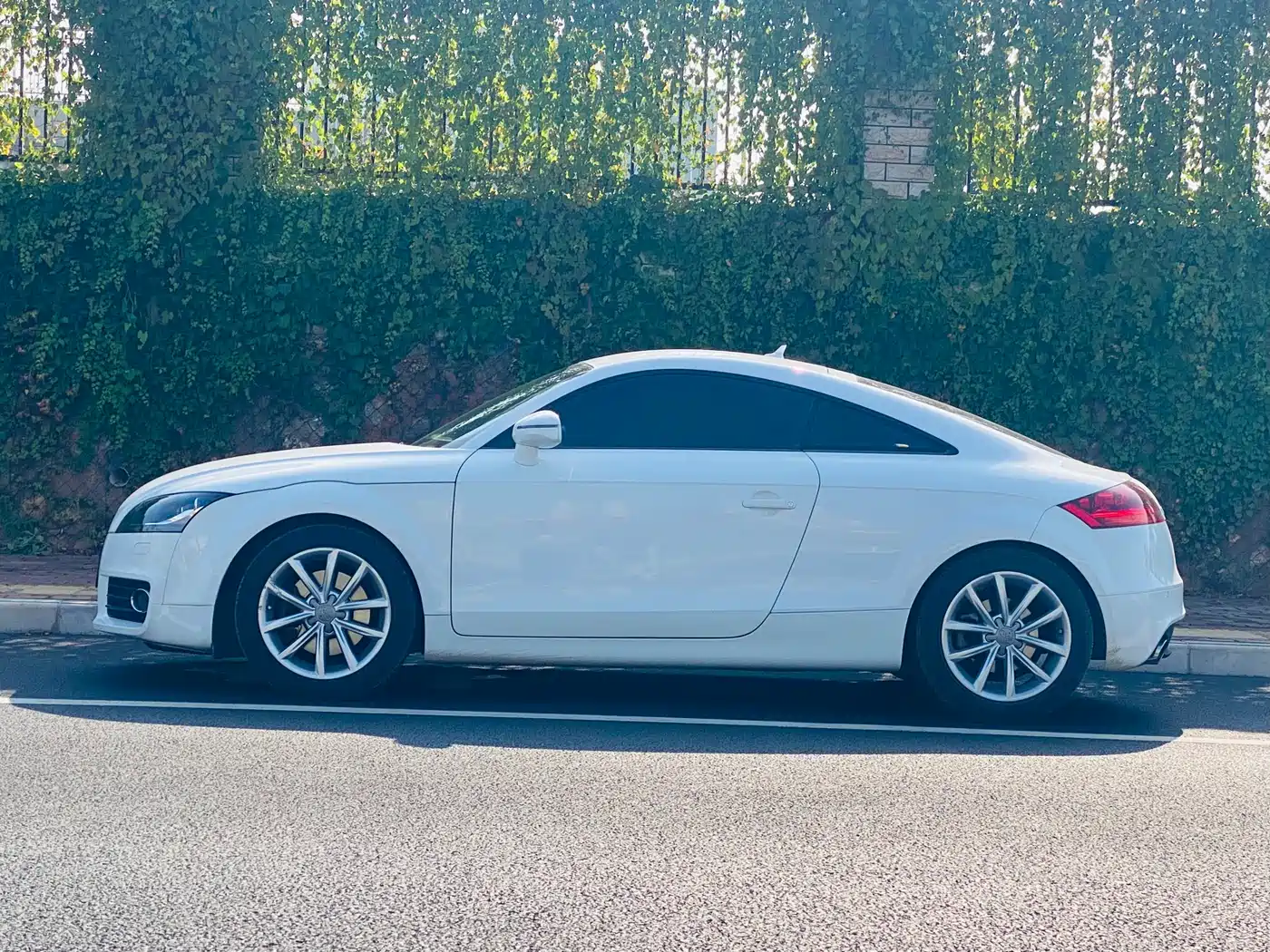 Audi TT 2011 TT Coupe 2.0TFSI фото 4
