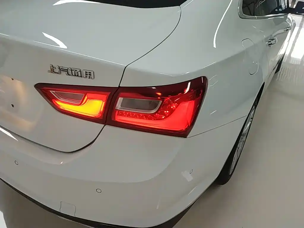 Фото 8 - Chevrolet Malibu XL
