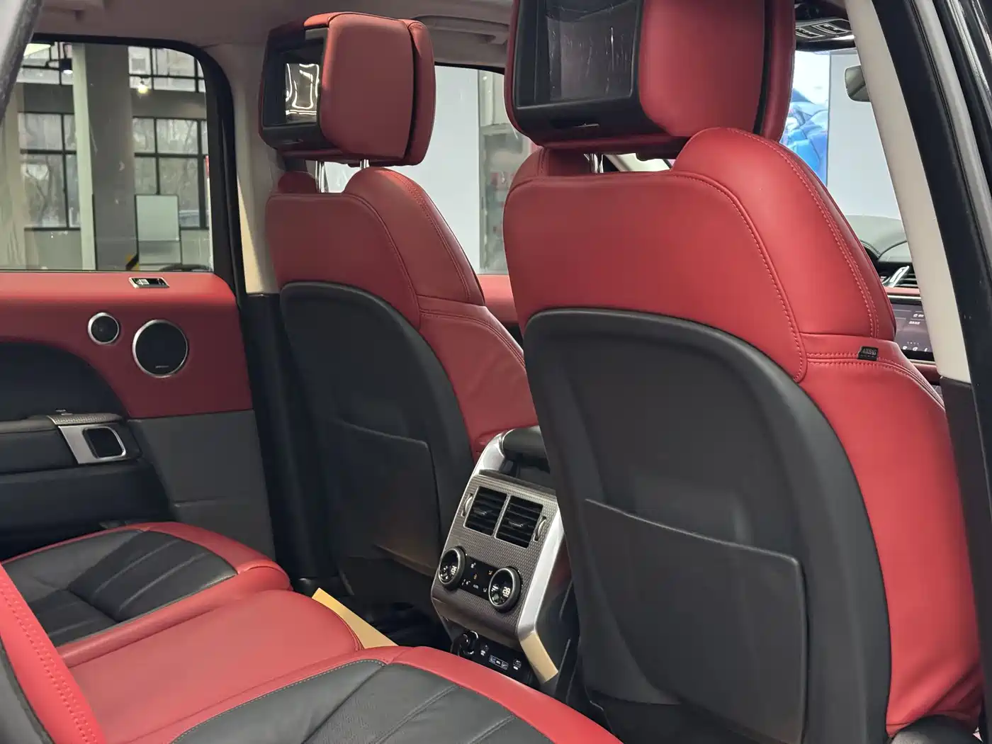 Land Rover Range Rover Sport 2021 3.0 L6 Gloss Black Edition фото 18