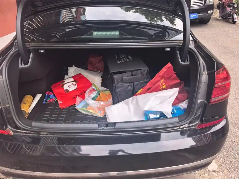 Volkswagen Passat 2016 330TSI DSG Honor Edition фото 3