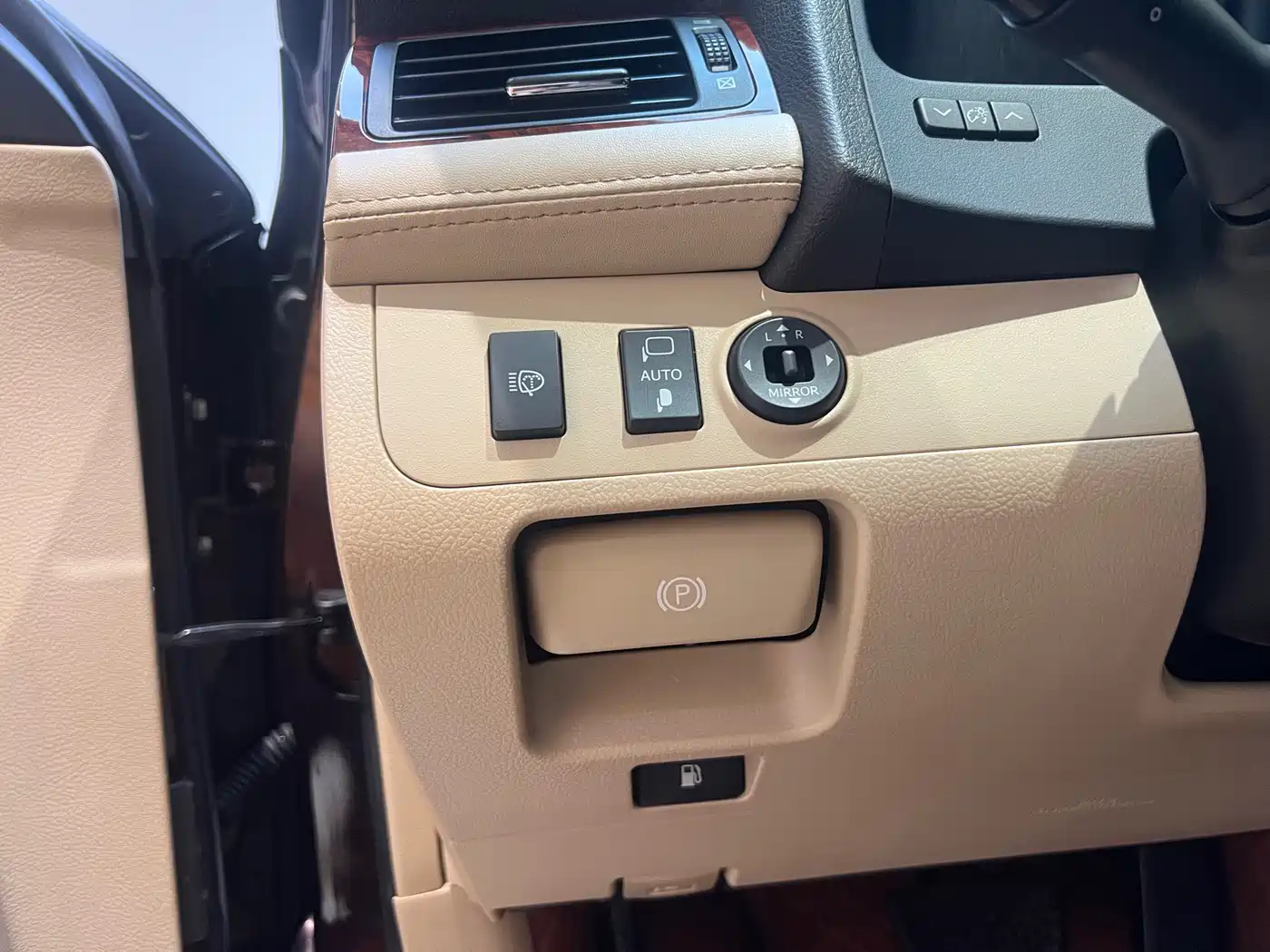 Toyota Crown 2012 2.5L Royal Navigation Edition фото 16