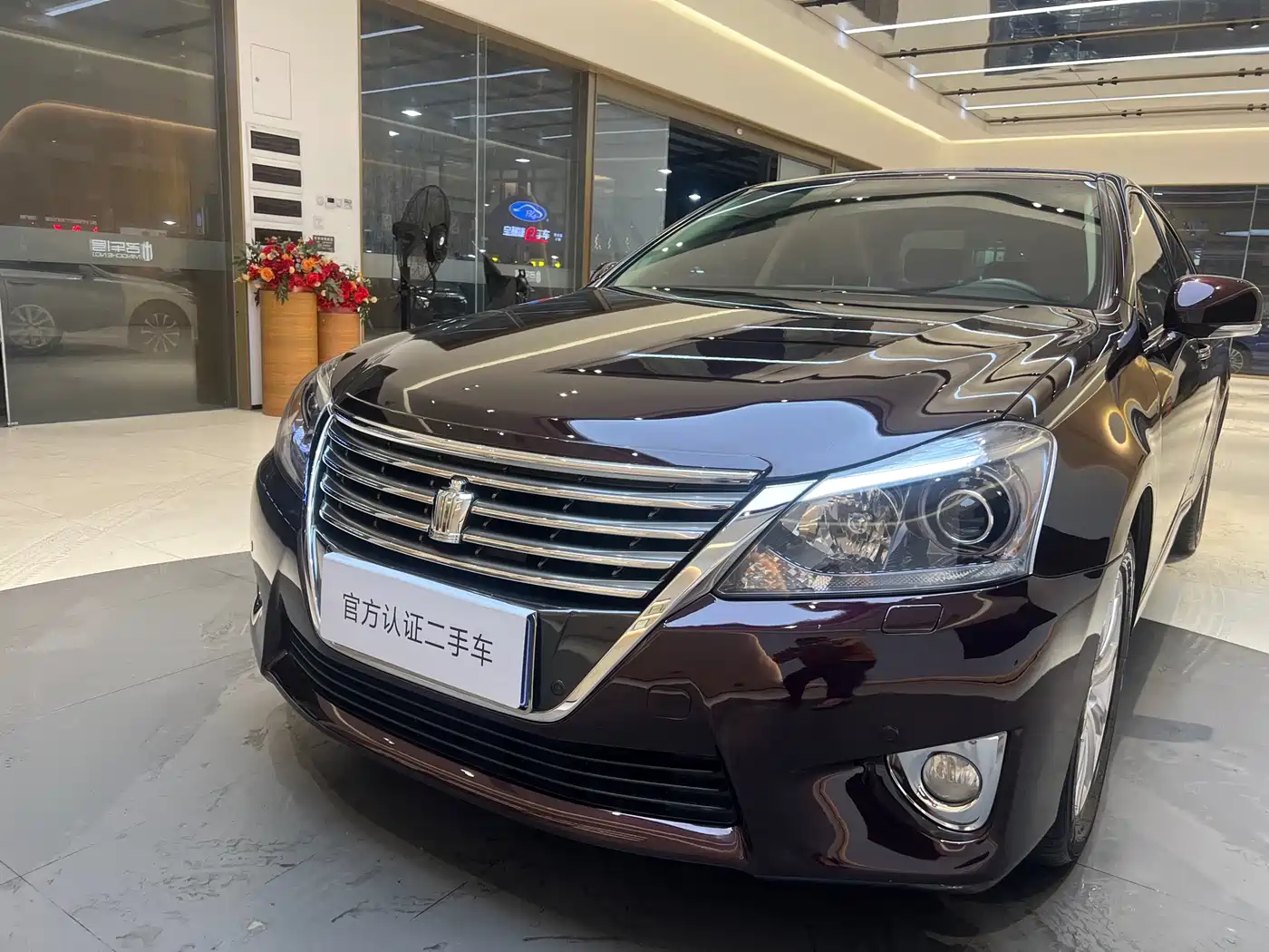 Toyota Crown 2012 2.5L Royal Navigation Edition фото 11