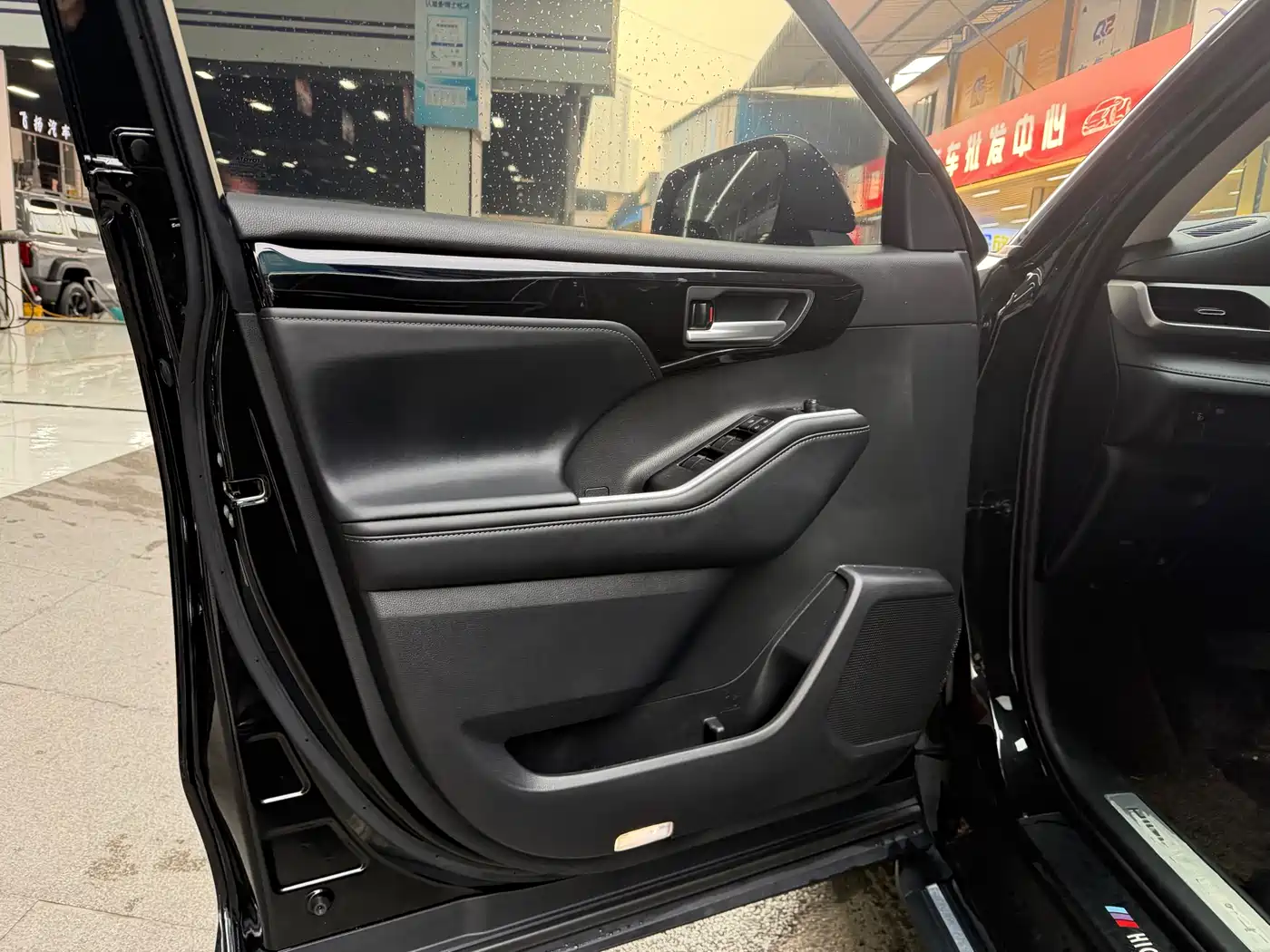 Toyota Highlander 2022 380T 4WD Luxury 7-Seater фото 7