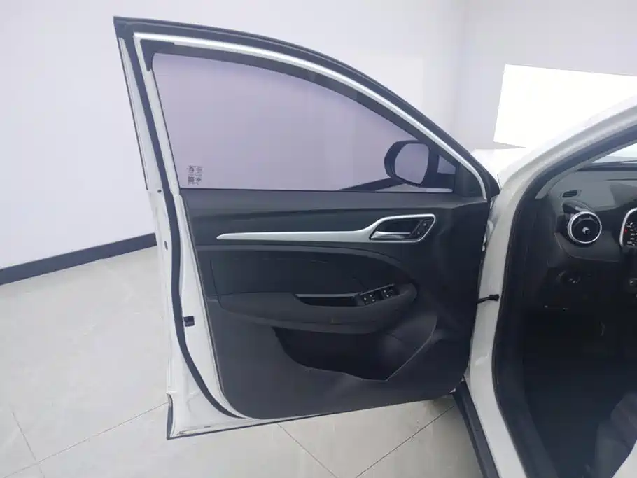 Photo 7 - MG ZS