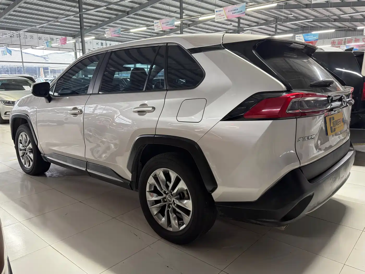 Toyota Wildlander 2020 2.0L CVT AWD Luxury Edition фото 16