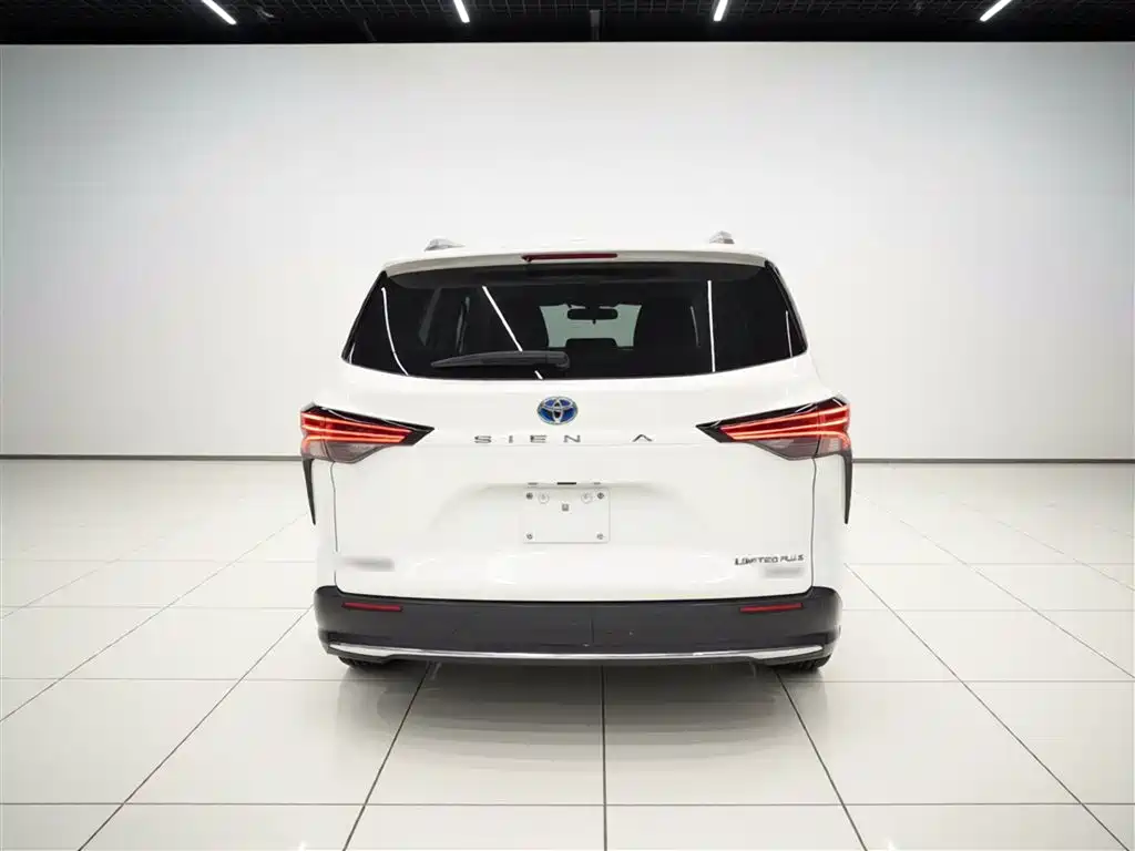 Toyota Sienna 2021 2.5L Hybrid Ultimate Edition фото 6