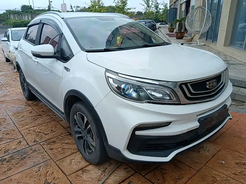 Фото 4 - Geely Vision X3