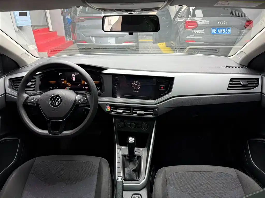 Volkswagen Polo 2023 Plus 1.5L Automatic Panorama Enjoyment Edition фото 4