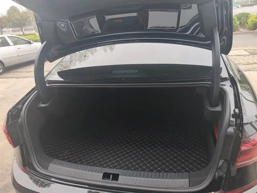 Volkswagen Passat 2023 Facelift 330TSI Starlight Elite Edition фото 19
