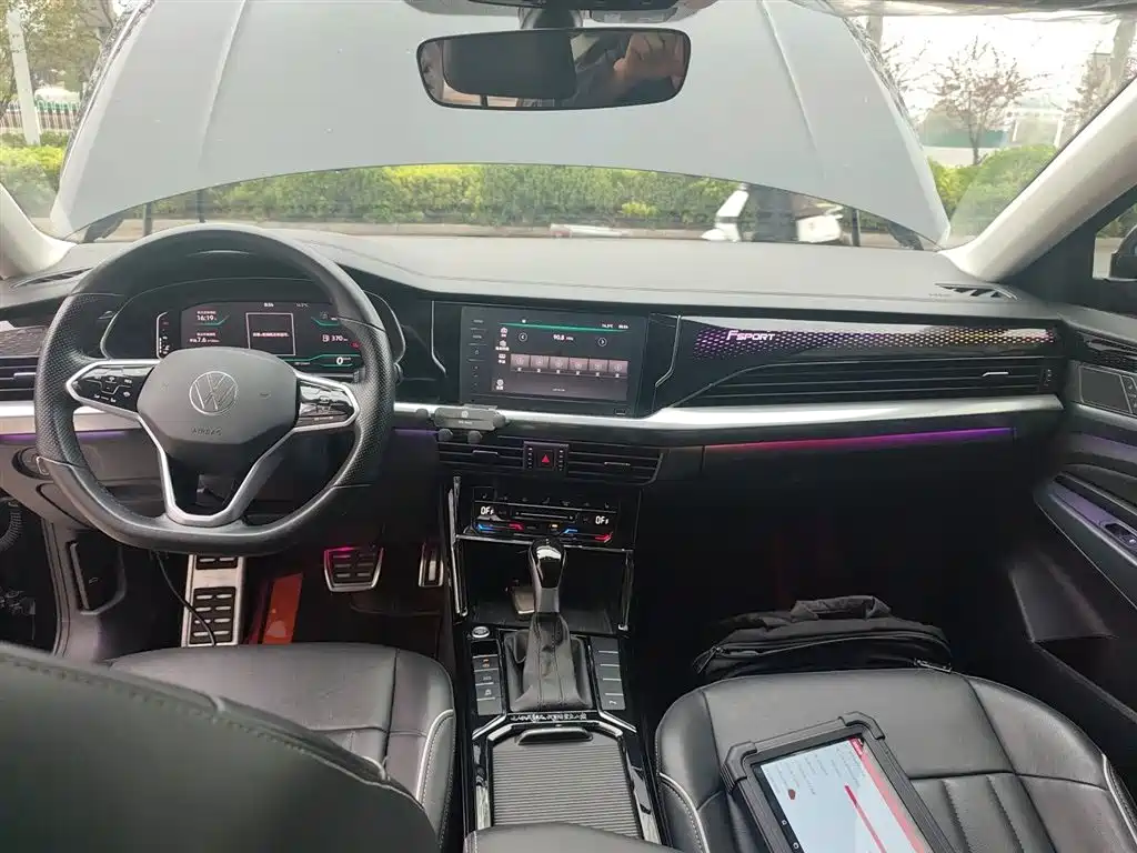 Volkswagen Passat 2023 Facelift 330TSI Starlight Elite Edition фото 10