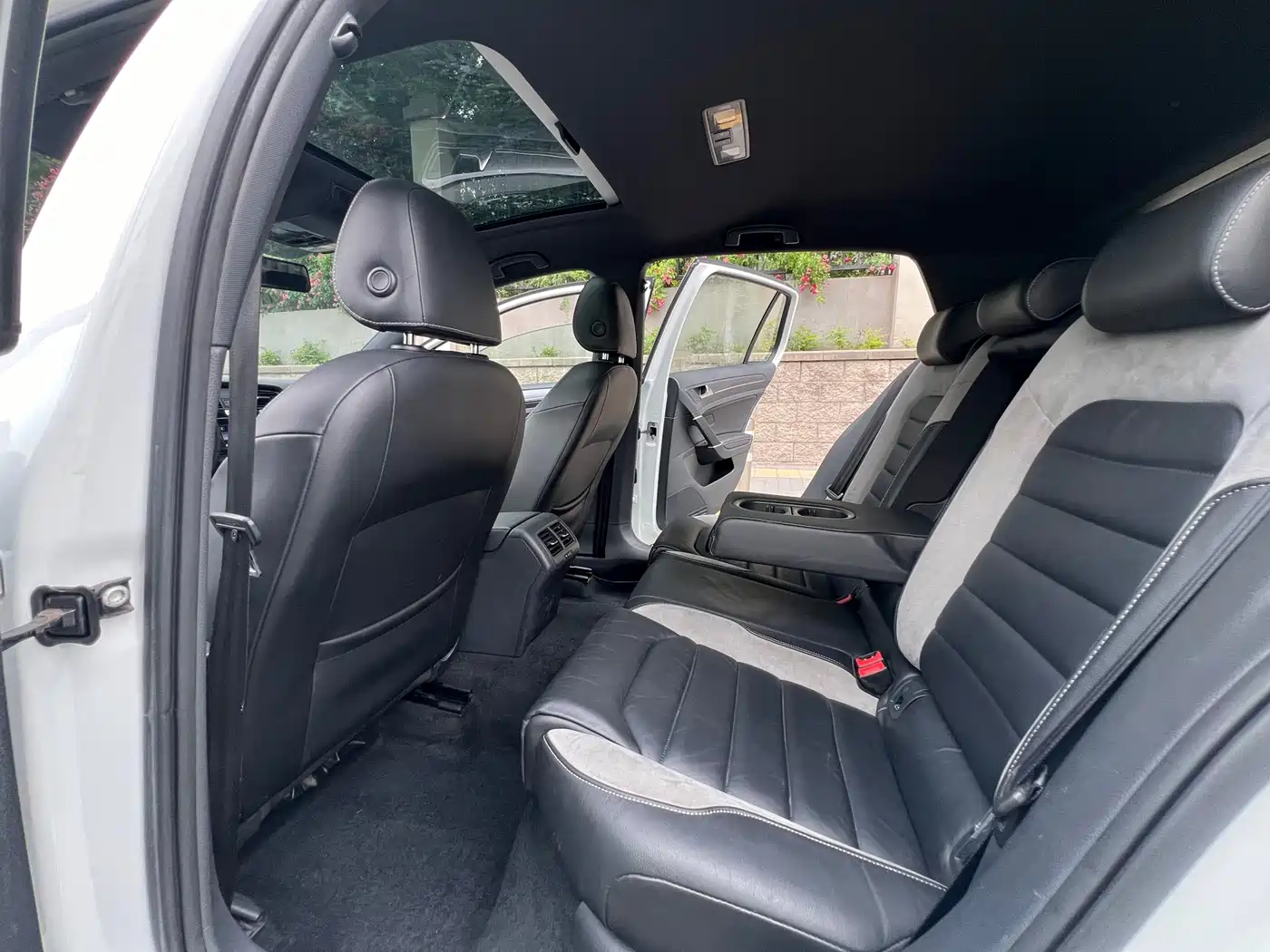 Volkswagen Golf 2016 1.4TSI Automatic R-Line фото 3