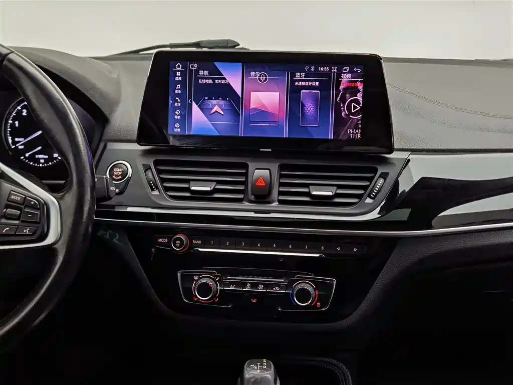 BMW 1 Series 2018 118i Sport Edition фото 12