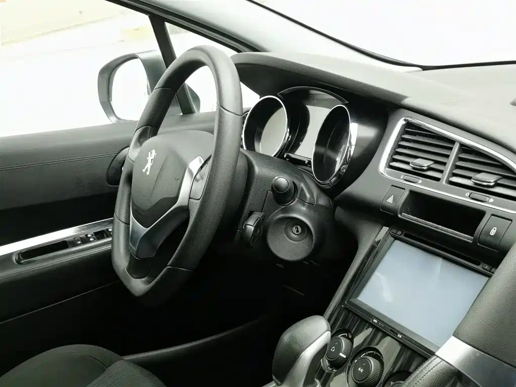 Peugeot 3008 2015 2.0L Automatic Classic Edition фото 22