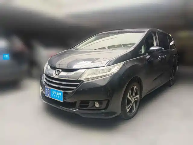 Honda Odyssey 2015 2.4L Smart Edition — фото 1